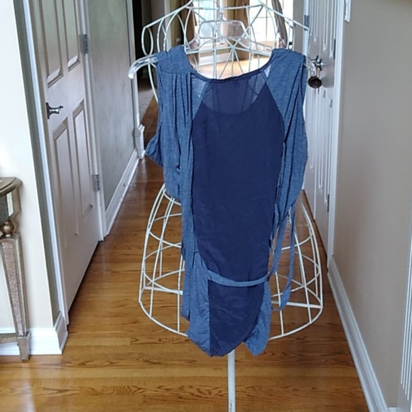 Boundary & Co. Top - Picture 5 of 10